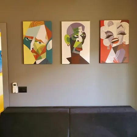 アパート Helga's Sunset ティラナ