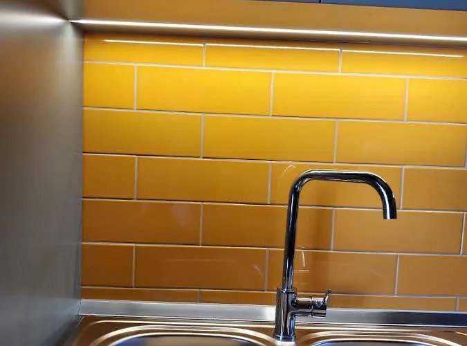 Helga's Sunset アパート ティラナ